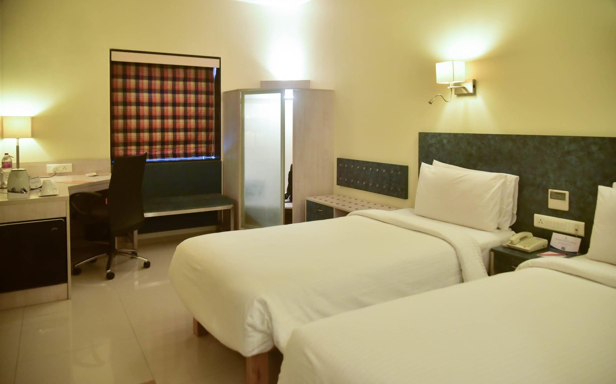 Noorya Business & Banquet Hotel Pimpri-Chinchwad Экстерьер фото