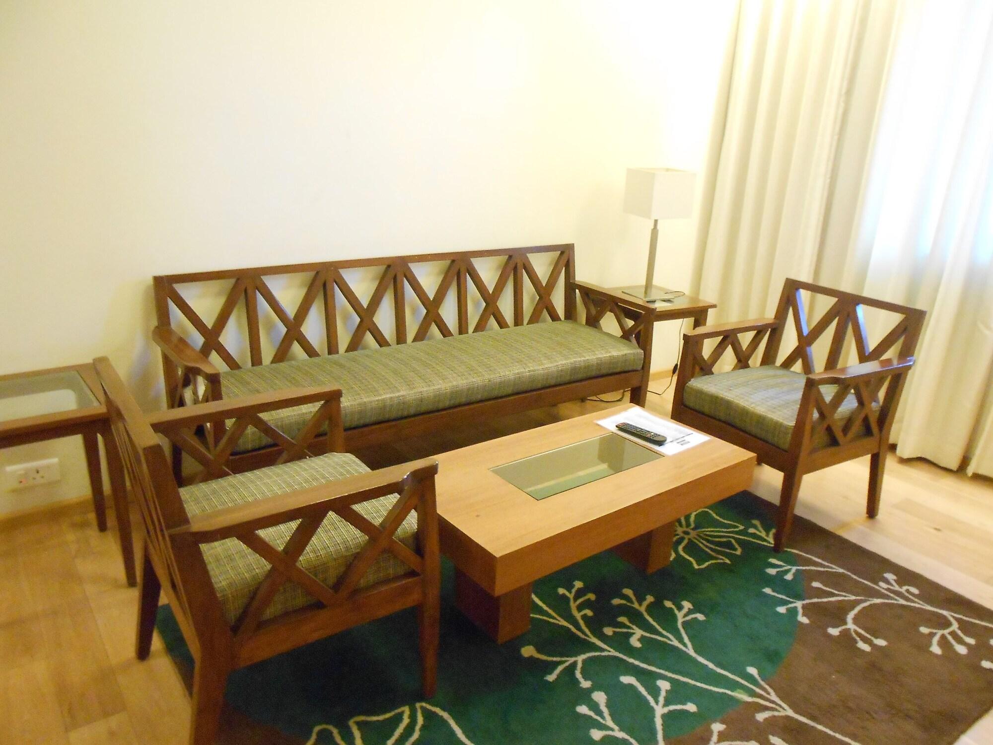 Noorya Business & Banquet Hotel Pimpri-Chinchwad Экстерьер фото