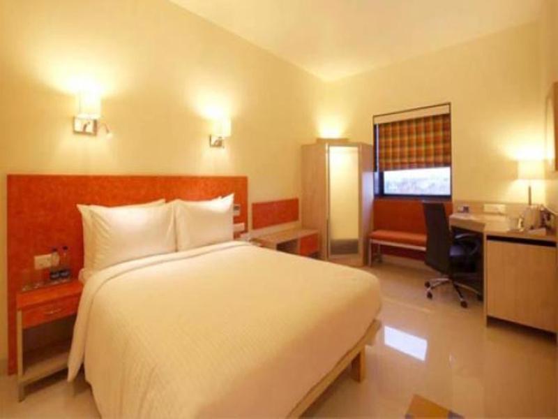 Noorya Business & Banquet Hotel Pimpri-Chinchwad Экстерьер фото