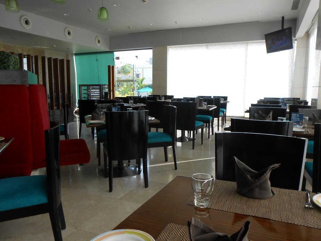 Noorya Business & Banquet Hotel Pimpri-Chinchwad Экстерьер фото