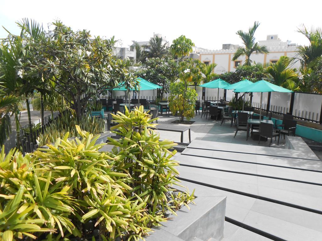 Noorya Business & Banquet Hotel Pimpri-Chinchwad Экстерьер фото